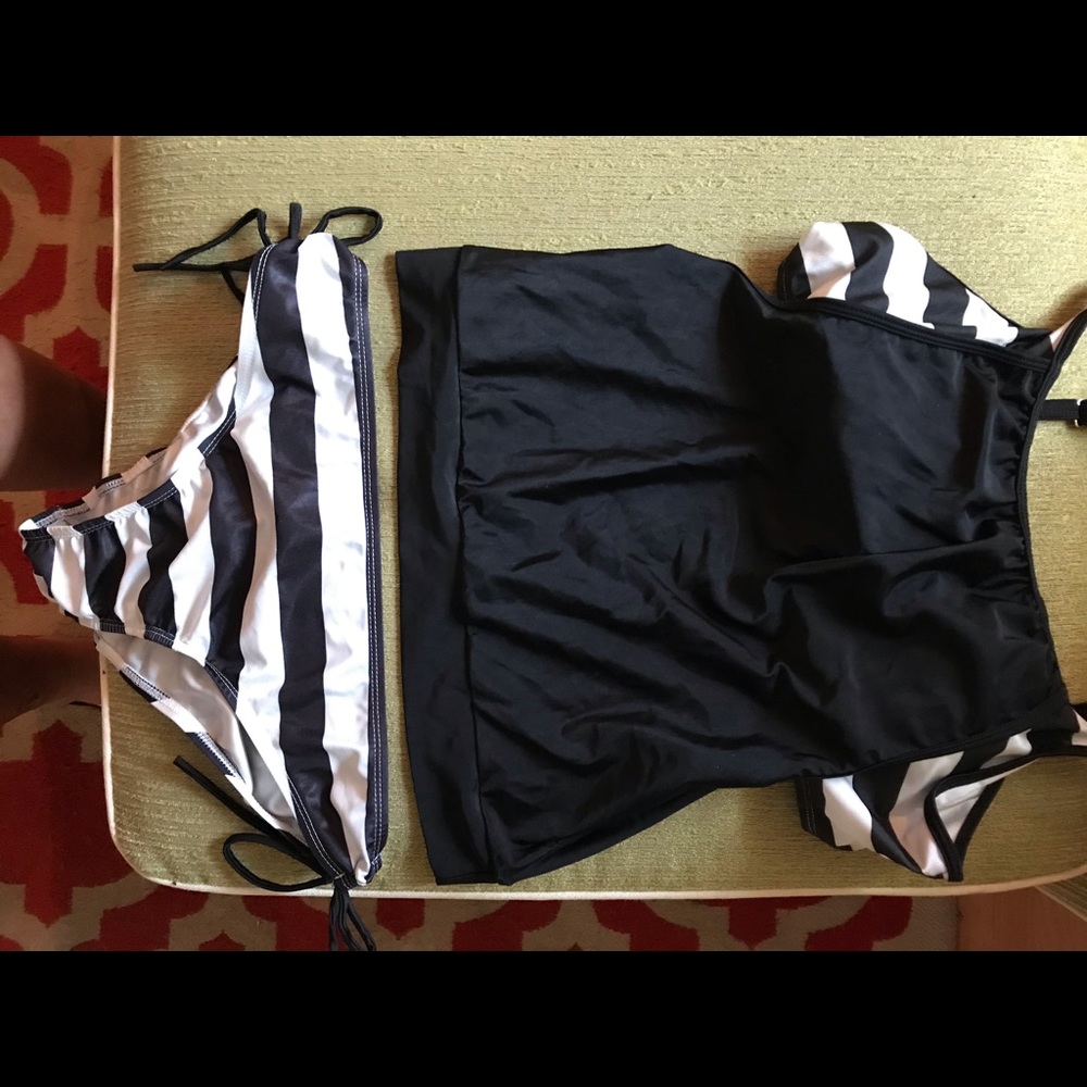 Cute swim suit -large.  Never worn.  No tags.